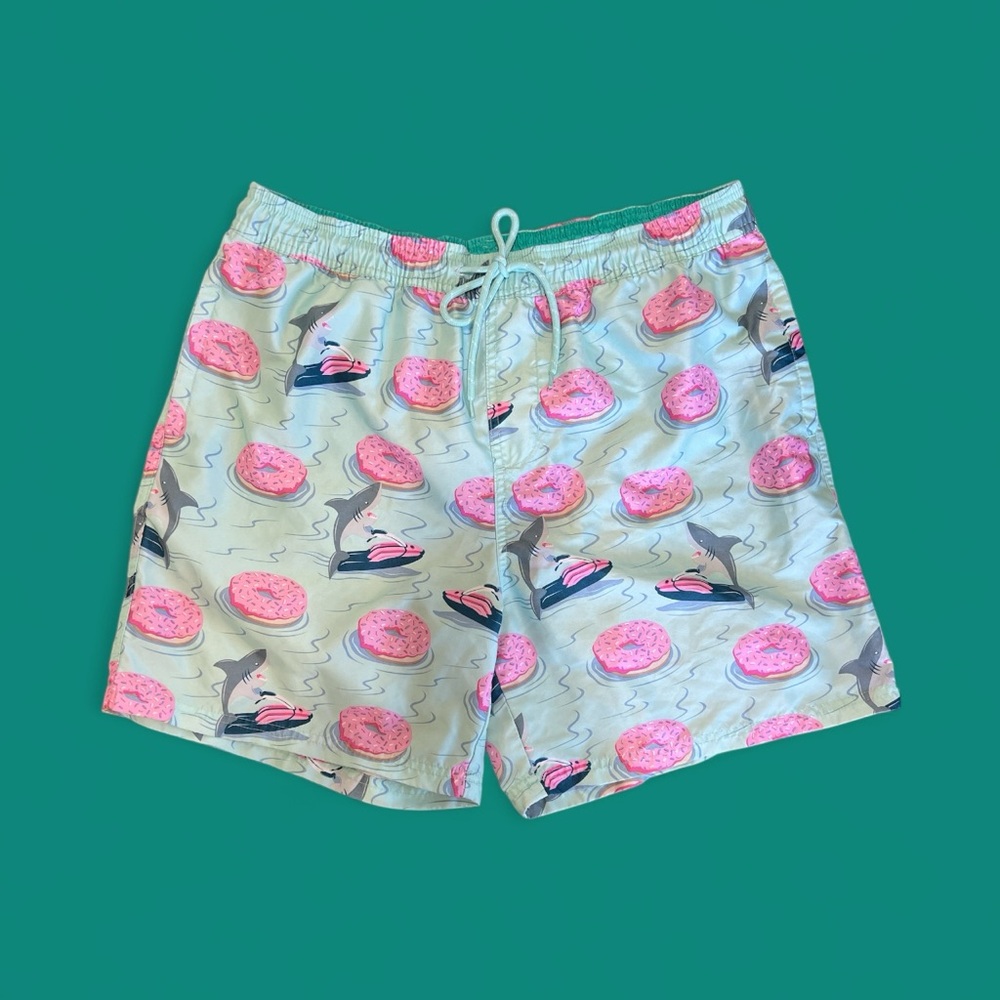 No Boundaries Sharks & Donut Swim Shorts: sz L (36-38”)